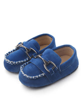 Load image into Gallery viewer, Winter Buckle Trimmed Crib Shoes
